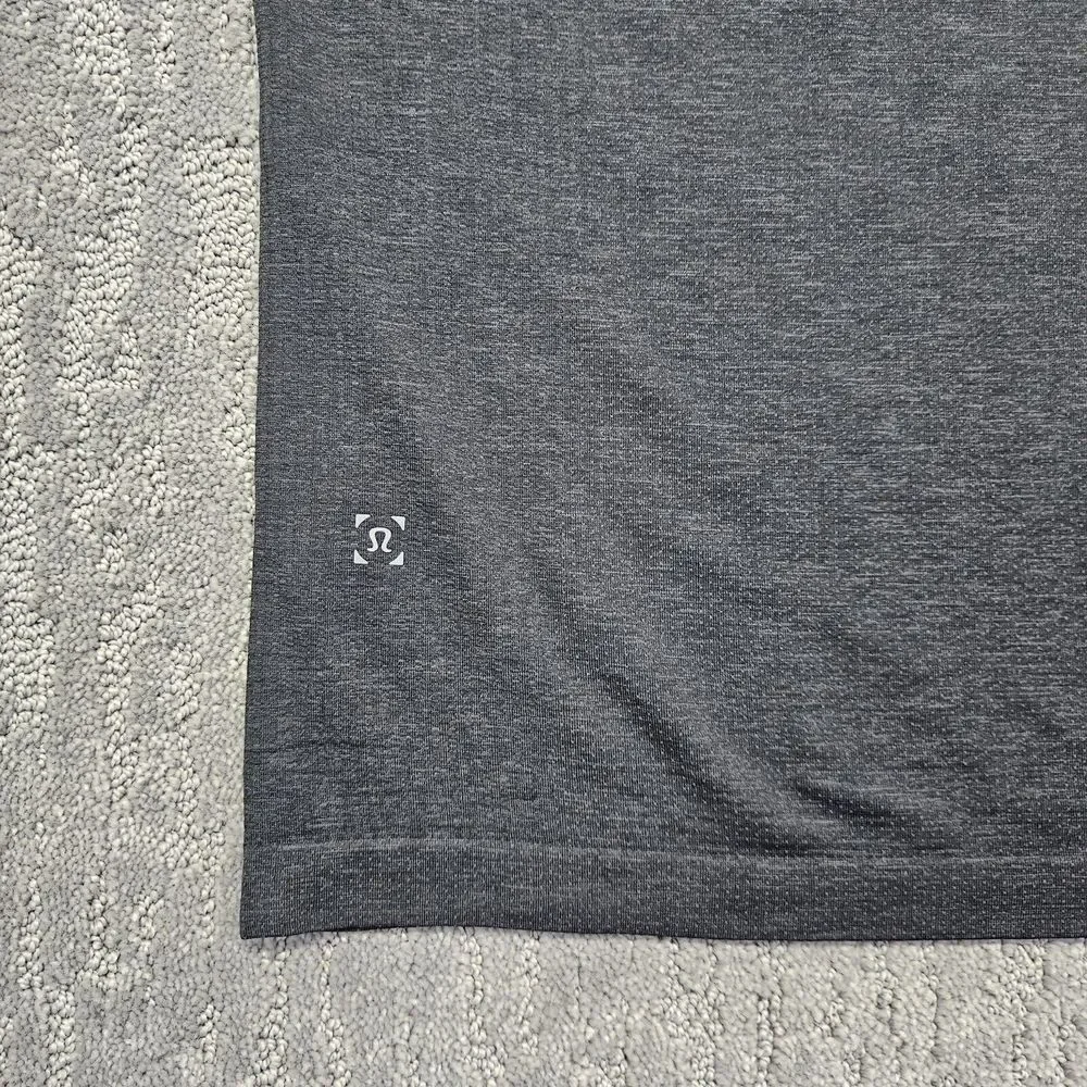 Lululemon Metal Vent Shirt Mens Large Gray Performance‎ Stretch Golf Casual EUC